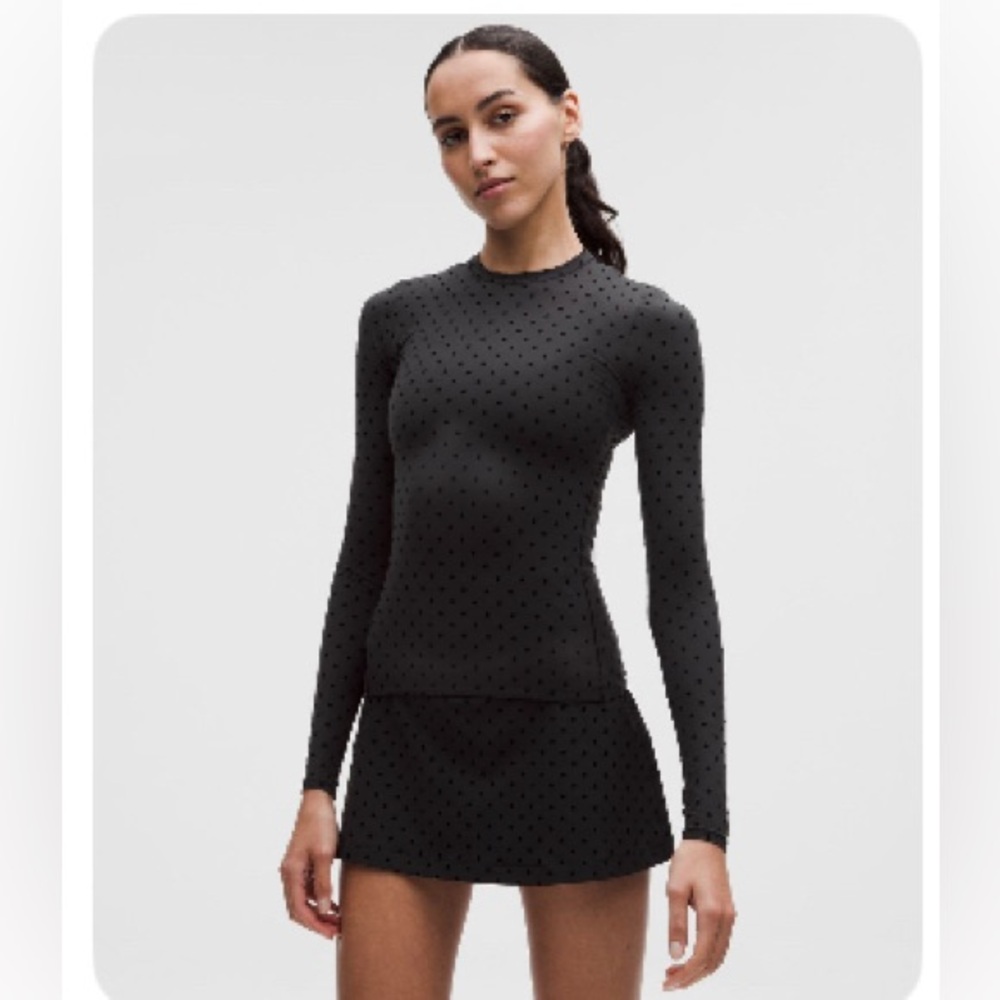 Lululemon Wundermost Ultra-Soft Nulu Crewneck
Long-Sleeve Shirt Flocked Small.